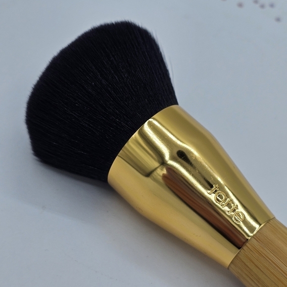 Tarte Powder Player Bamboo Pressed Powder Brush - Picture 2 of 4